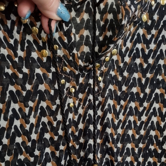 Plus size Top w/ Gold Studs & Black Tassels - Picture 15 of 17